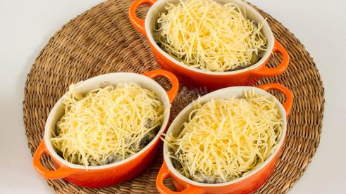 грибной жульен из шампиньонов