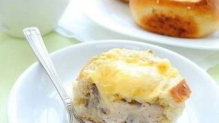 Жульен с курицей в булочке