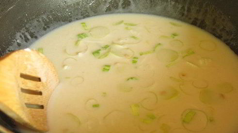 жульен том ям с крабовыми палочками